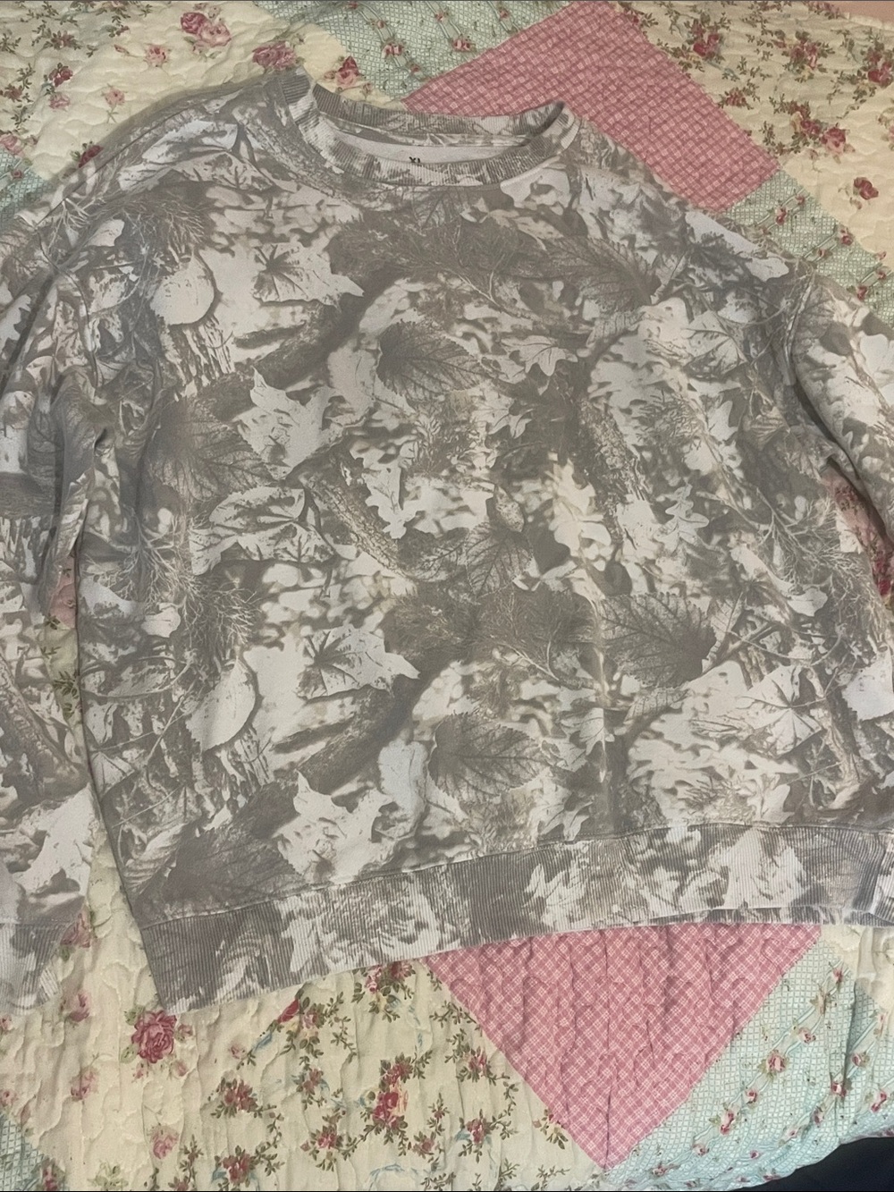 Grey Patterned Crewneck Sweatshirt